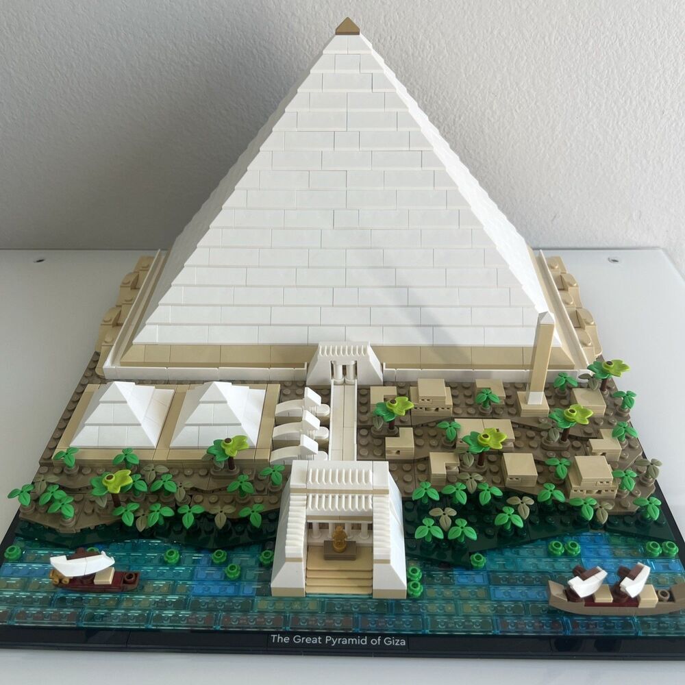 LEGO ARCHITECTURE: The Great Pyramid of Giza (21058) Complete Set